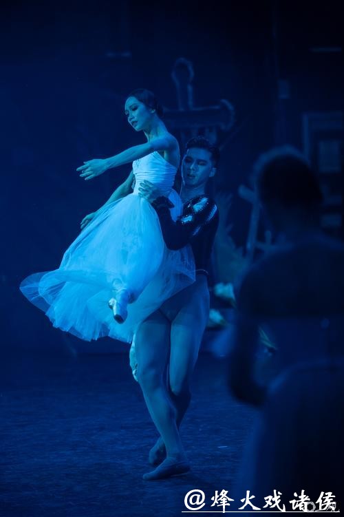 【演界】芭蕾之冠《吉赛尔》沪上起舞 足尖演绎爱与救赎的永恒命题 【演界】芭蕾之冠《吉赛尔》沪上起舞 足尖演绎爱与救赎的永恒命题