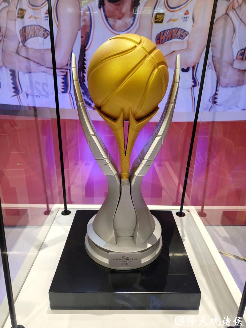 两连冠荣耀达成！上海大鲨鱼男篮CBA俱乐部杯卫冕成功